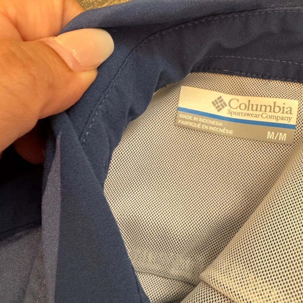 Men’s Columbia blue shirt - Picture 2 of 2